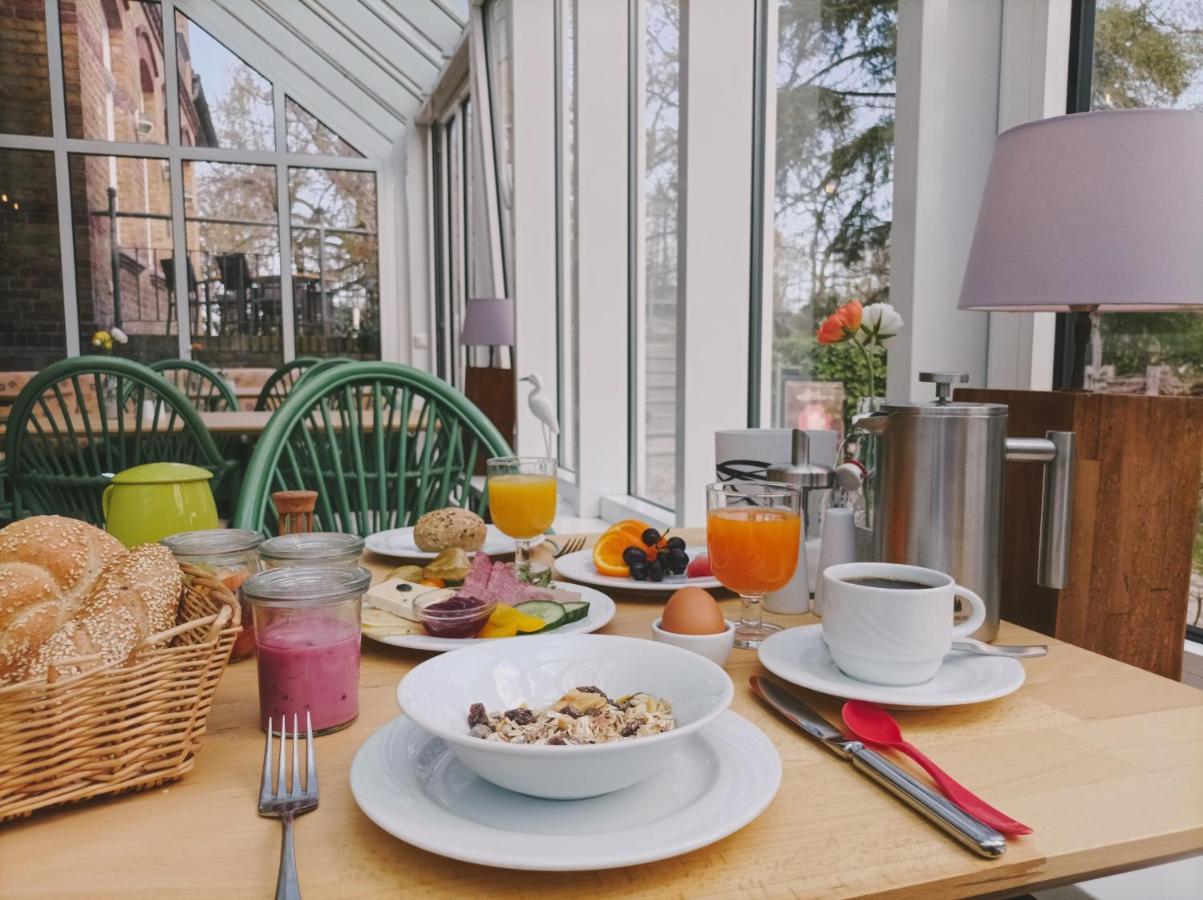 Hotel Schloesschen Sundische Wiese Zingst Exterior foto