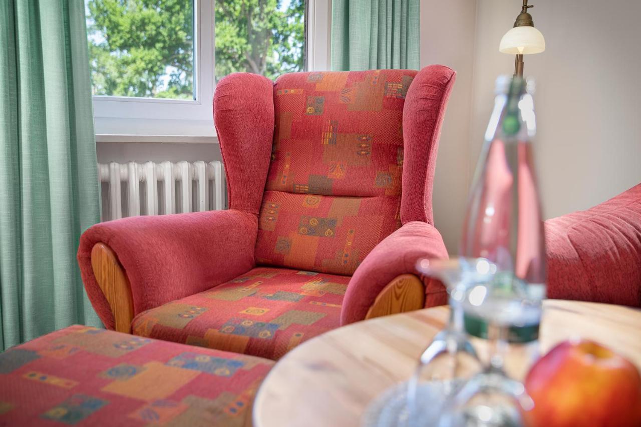 Hotel Schloesschen Sundische Wiese Zingst Exterior foto