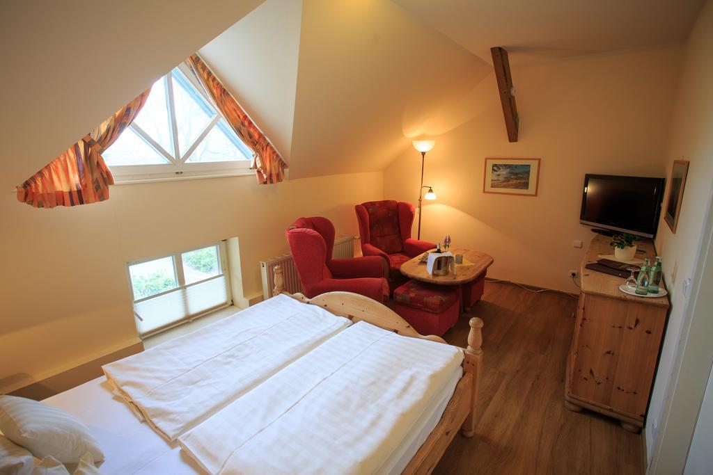 Hotel Schloesschen Sundische Wiese Zingst Exterior foto