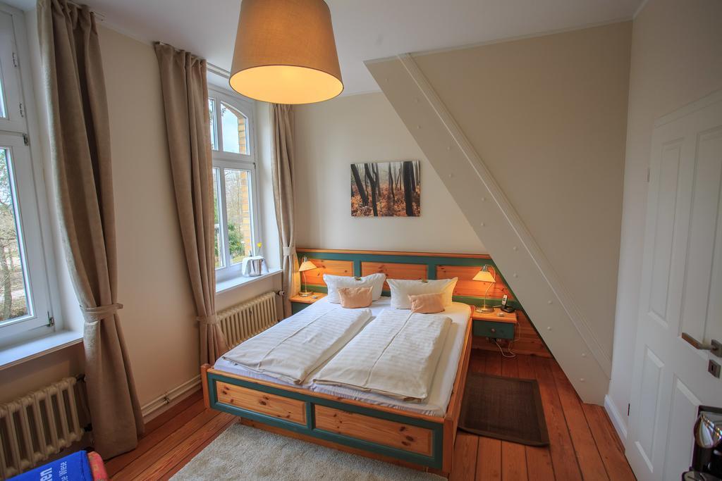 Hotel Schloesschen Sundische Wiese Zingst Exterior foto